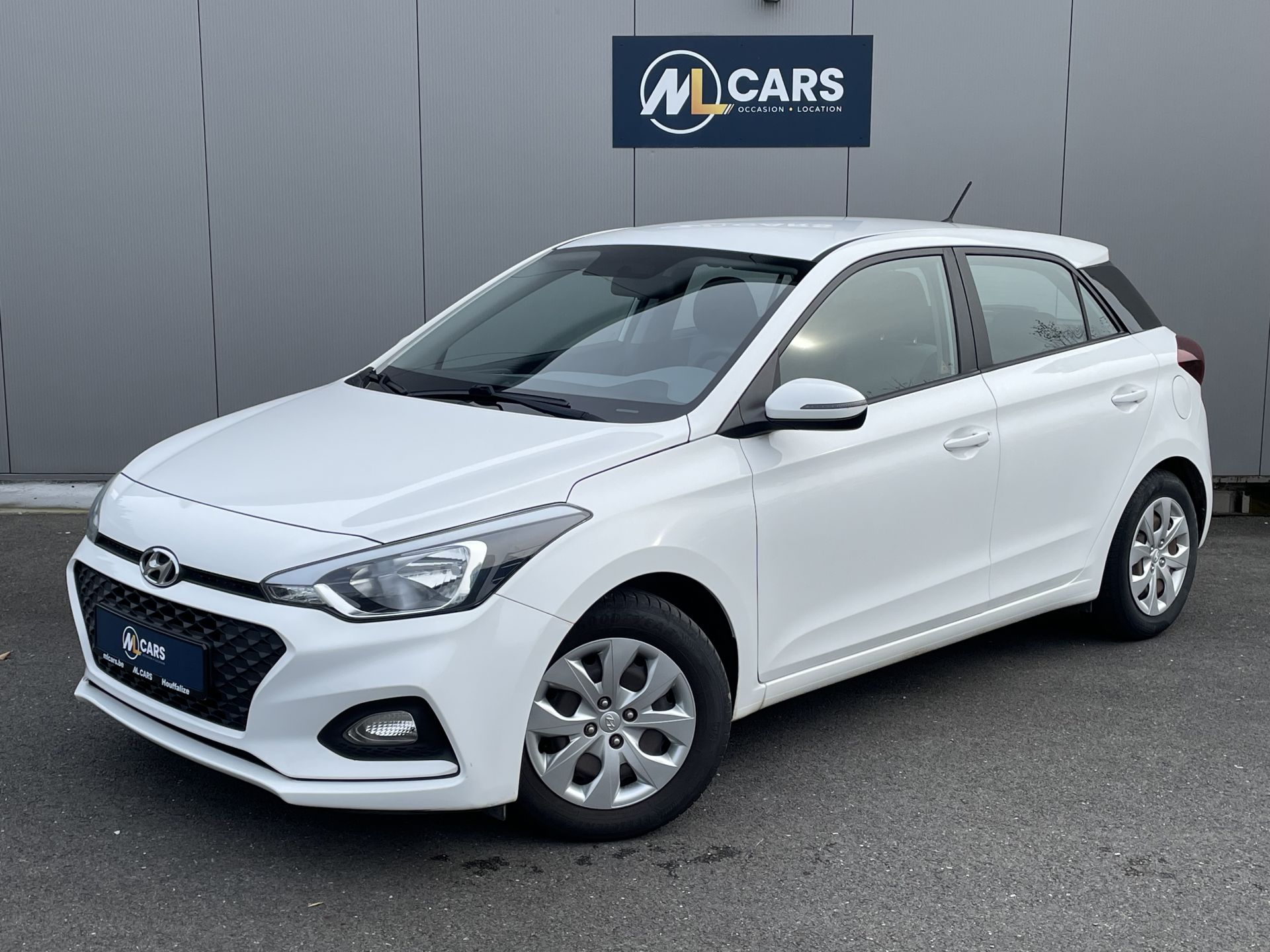 occasion HYUNDAI i20 occasion 1200 ESSENCE 5 PORTES 2018 5 portes - ML Cars à Houffalize